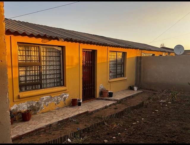 2 BEDROOM PROPERTY TO RENT IN NALEDI